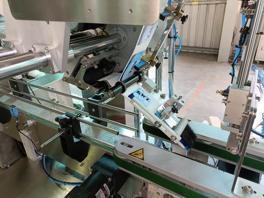 Automatic Bottling and Labeling Machine